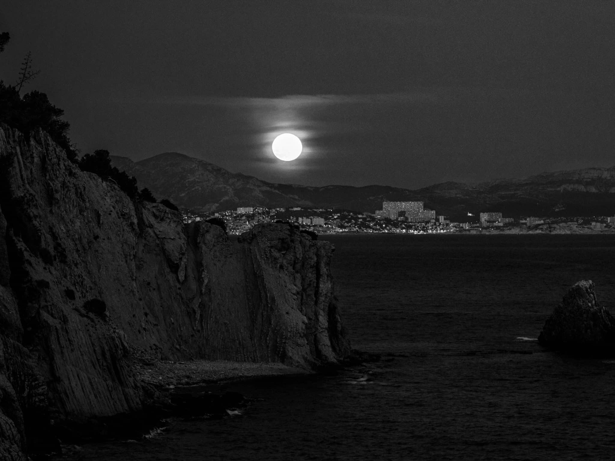 Moonrise Victoire Eouzan